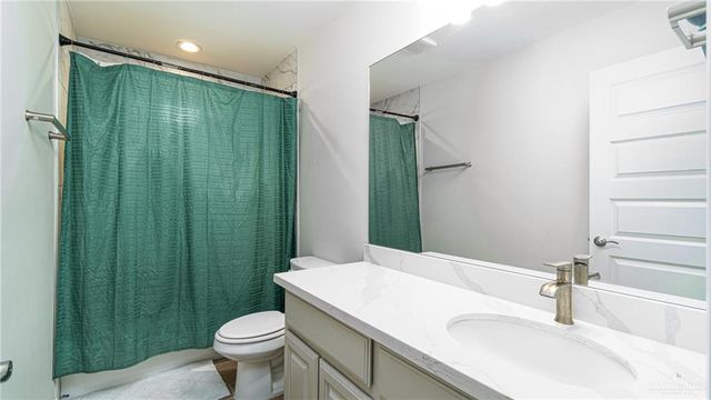 8410 N 34th Lane, Mcallen, TX 78504