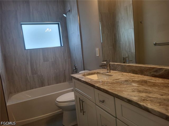 341 NW 7th AVE, Cape Coral, FL 33993