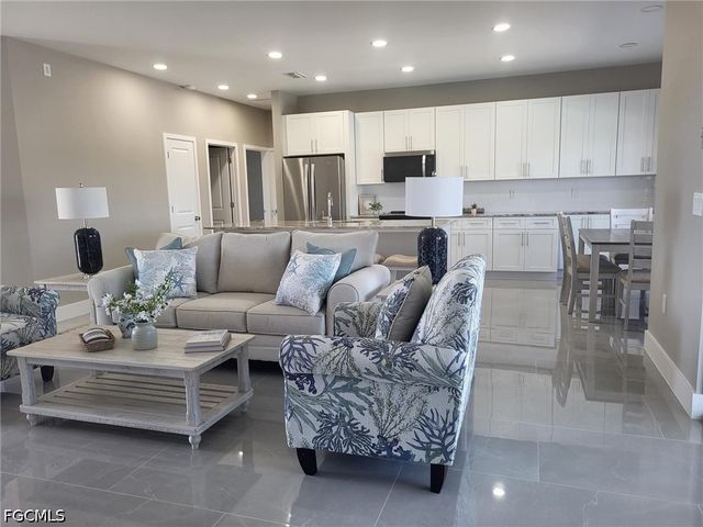 341 NW 7th AVE, Cape Coral, FL 33993