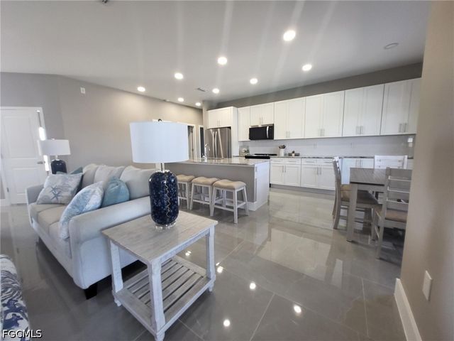 341 NW 7th AVE, Cape Coral, FL 33993