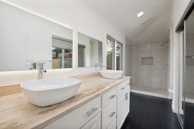 6952 Sammy, Dallas, TX 75237