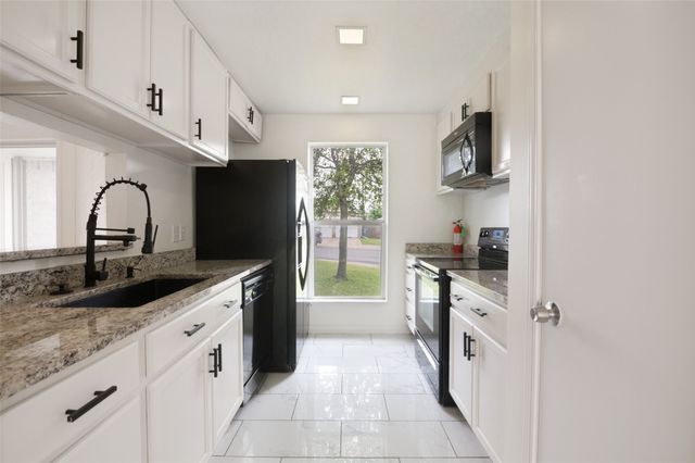 6952 Sammy, Dallas, TX 75237