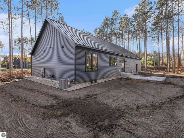 1702 Cascade Trail, Traverse City, MI 49685