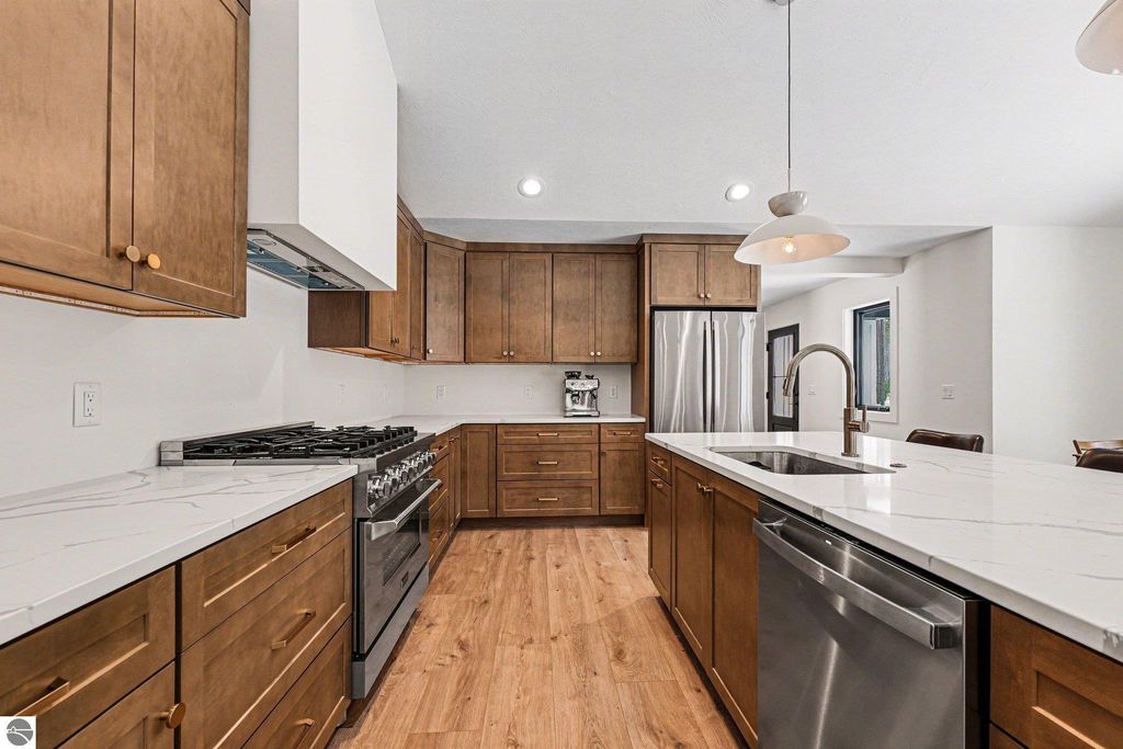 Image 10 of property listing at 1702 Cascade Trail, Traverse City, MI 49685