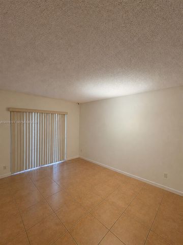 10908 SW 72nd St 215, Miami, FL 33173