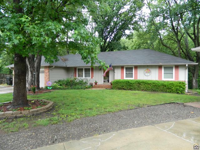 3202 SW 33rd Ct, Topeka, KS 66614