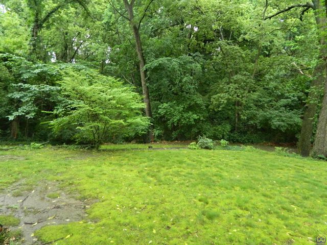 3202 SW 33rd Ct, Topeka, KS 66614