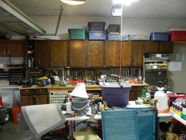 3202 SW 33rd Ct, Topeka, KS 66614