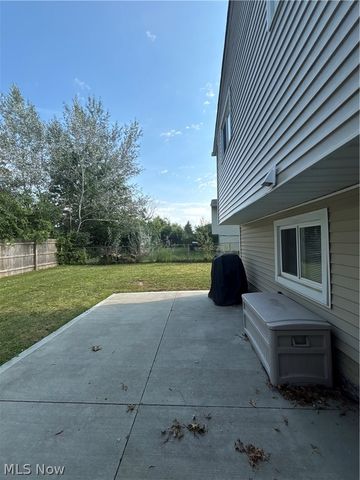 121 Bethesda Circle, Elyria, OH 44035