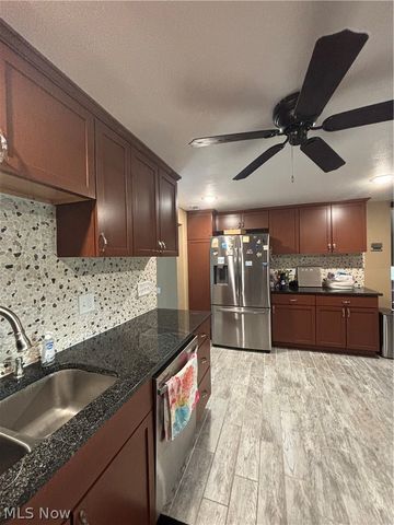 121 Bethesda Circle, Elyria, OH 44035