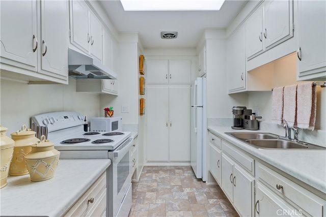2213 Via Mariposa East A, Laguna Woods, CA 92637