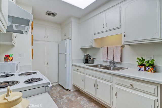 2213 Via Mariposa East A, Laguna Woods, CA 92637