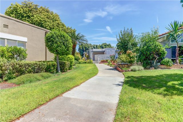 2213 Via Mariposa East A, Laguna Woods, CA 92637
