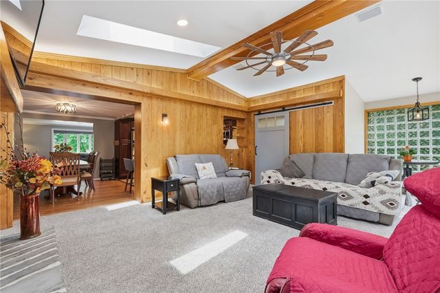 402 Glenrock Dr, Bethel Park, PA 15102
