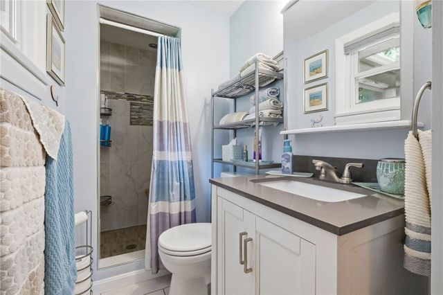 402 Glenrock Dr, Bethel Park, PA 15102