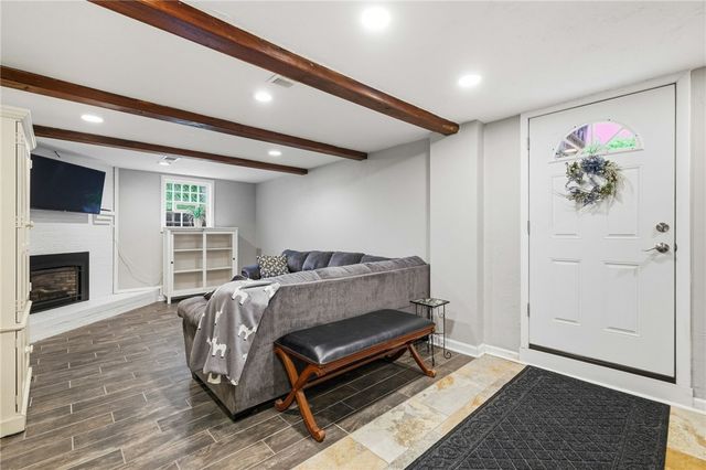 402 Glenrock Dr, Bethel Park, PA 15102