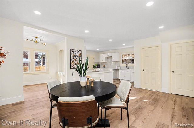 16239 La Salle Avenue, Detroit, MI 48221