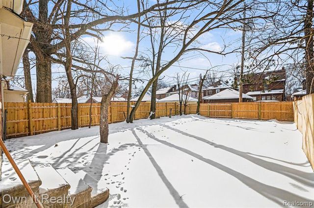 16239 La Salle Avenue, Detroit, MI 48221