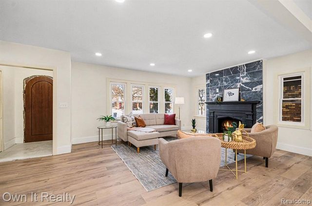 16239 La Salle Avenue, Detroit, MI 48221