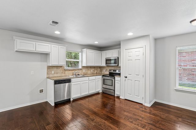 3017 N Hickory Street, Sherman, TX 75092