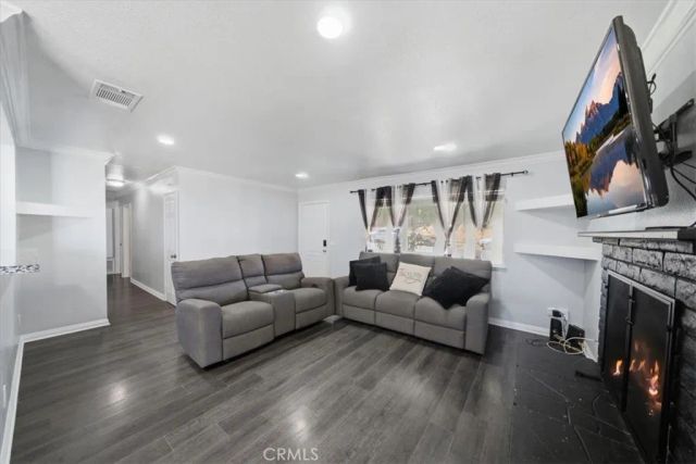 16523 Mackennas Gold Avenue, Lake Los Angeles, CA 93591