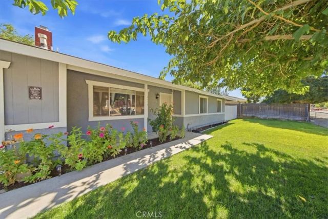 16523 Mackennas Gold Avenue, Lake Los Angeles, CA 93591