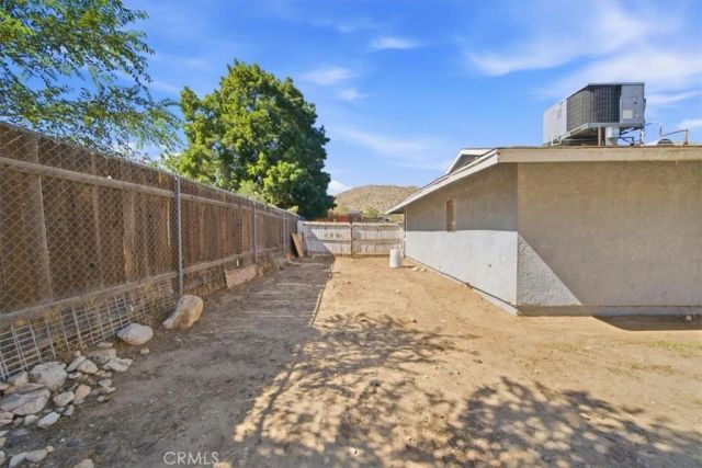 16523 Mackennas Gold Avenue, Lake Los Angeles, CA 93591