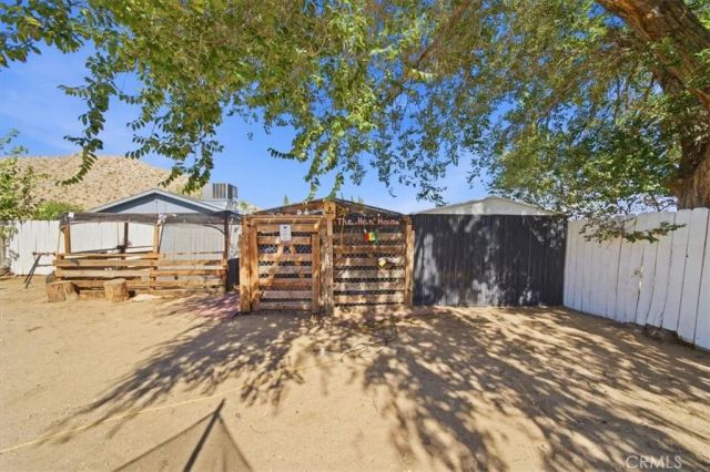 16523 Mackennas Gold Avenue, Lake Los Angeles, CA 93591