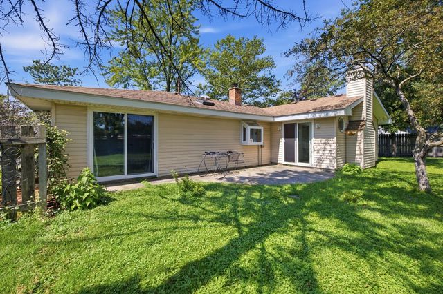 1624 W Weathersfield Way, Schaumburg, IL 60193