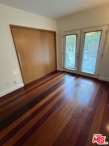 832 N Las Palmas Avenue, Los Angeles, CA 90038