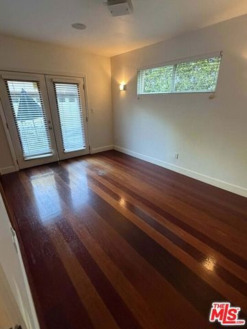 832 N Las Palmas Avenue, Los Angeles, CA 90038