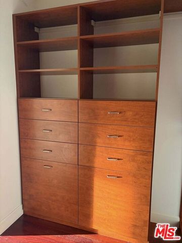 832 N Las Palmas Avenue, Los Angeles, CA 90038