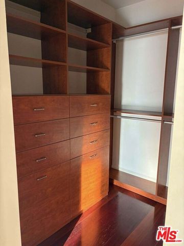 832 N Las Palmas Avenue, Los Angeles, CA 90038