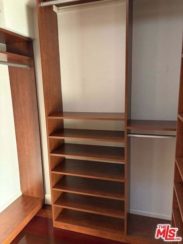 832 N Las Palmas Avenue, Los Angeles, CA 90038