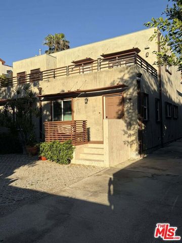 832 N Las Palmas Avenue, Los Angeles, CA 90038