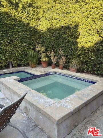 832 N Las Palmas Avenue, Los Angeles, CA 90038