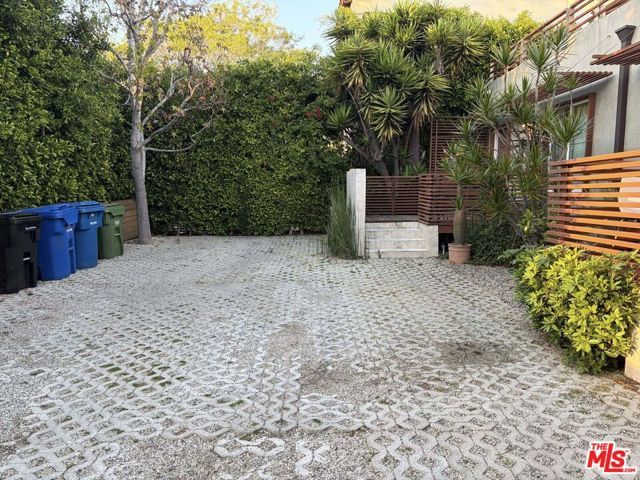 832 N Las Palmas Avenue, Los Angeles, CA 90038