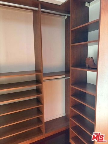 832 N Las Palmas Avenue, Los Angeles, CA 90038