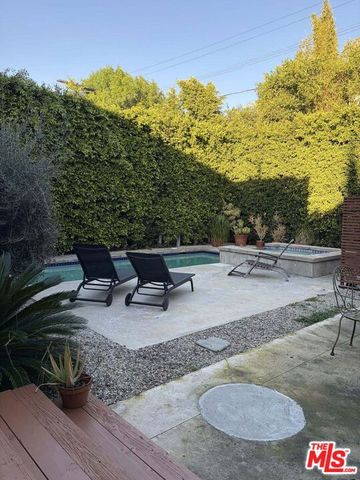 832 N Las Palmas Avenue, Los Angeles, CA 90038