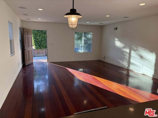 832 N Las Palmas Avenue, Los Angeles, CA 90038