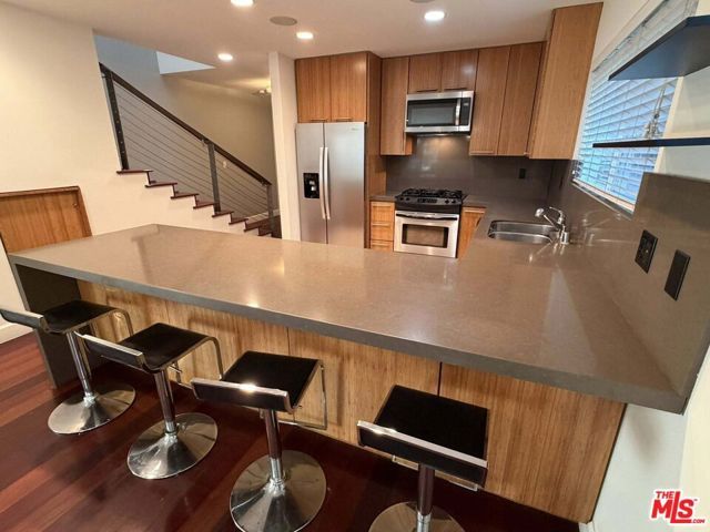 832 N Las Palmas Avenue, Los Angeles, CA 90038