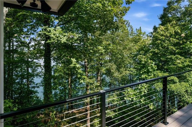 9790 Peninsula Drive, Gainesville, GA 30506