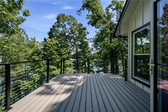9790 Peninsula Drive, Gainesville, GA 30506