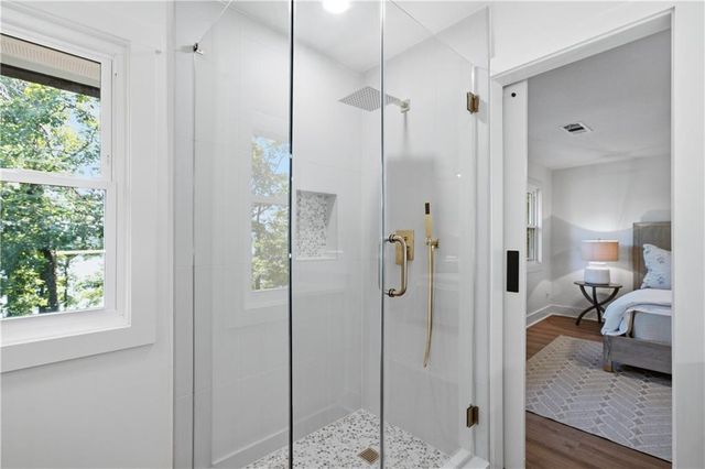 9790 Peninsula Drive, Gainesville, GA 30506