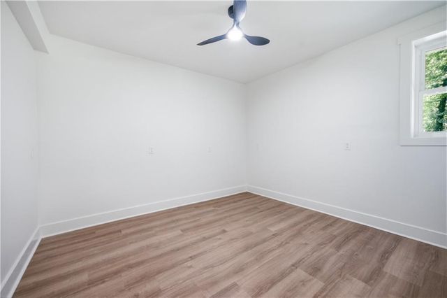 9790 Peninsula Drive, Gainesville, GA 30506