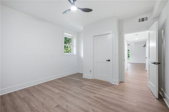 9790 Peninsula Drive, Gainesville, GA 30506