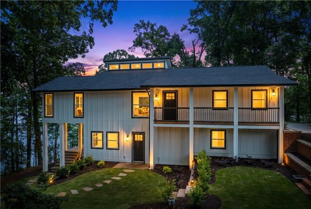 9790 Peninsula Drive, Gainesville, GA 30506