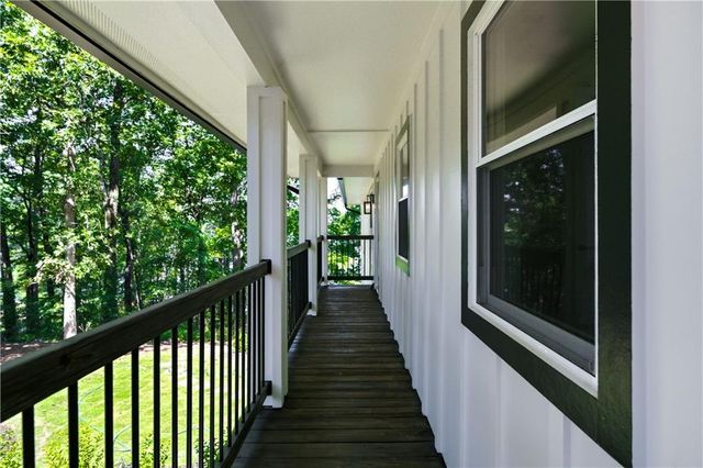 9790 Peninsula Drive, Gainesville, GA 30506