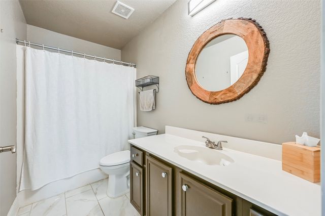 1224 Old Oak Drive, Cedar Hill, TX 75104