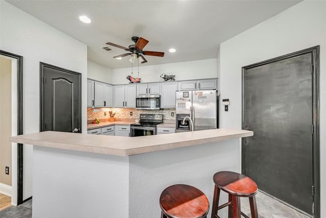 1224 Old Oak Drive, Cedar Hill, TX 75104